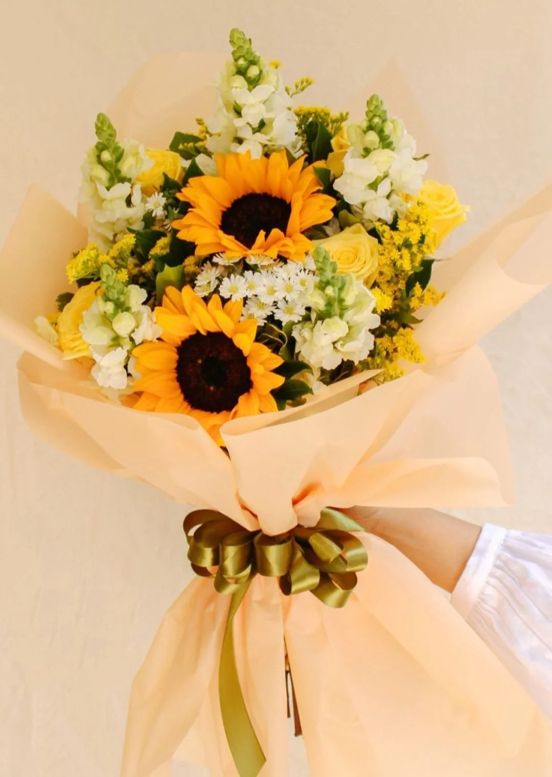 Nudo de Rosas y Girasoles